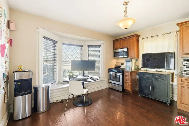 $1,168,800 | 2712 Kenwood Avenue, Los Angeles, CA 90007