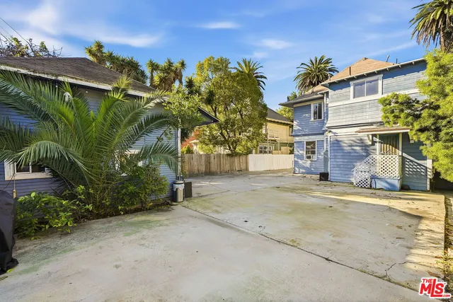 $1,168,800 | 2712 Kenwood Avenue, Los Angeles, CA 90007