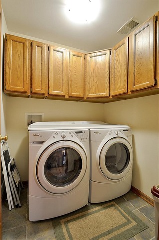 1616 South Tyler Road St. Charles, IL 60174 - Photo 18 of 25 a utility room with dryer and washer