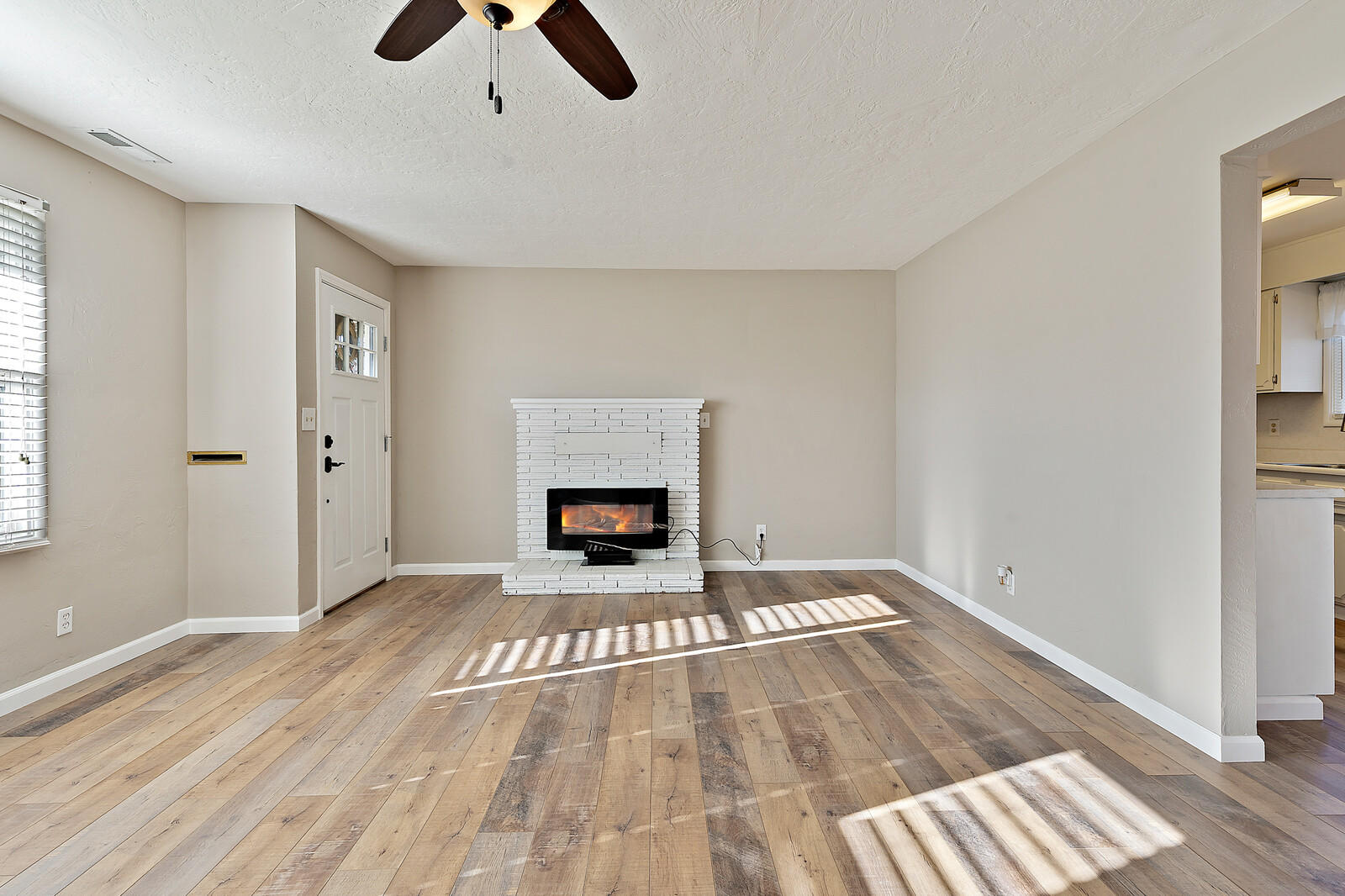 725 Chestnut Street Central Point, OR 97502 - Photo 5 of 26 11_CS2_11_mls
