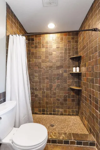 $3,750 | 2313 Cole Avenue Southeast, Minneapolis, MN 55414