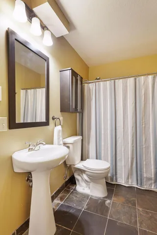 $3,750 | 2313 Cole Avenue Southeast, Minneapolis, MN 55414