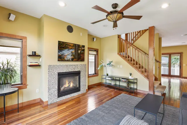 $3,750 | 2313 Cole Avenue Southeast, Minneapolis, MN 55414