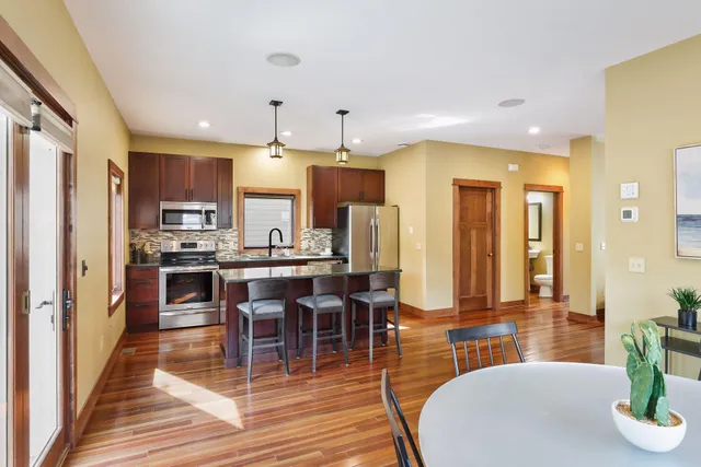 $3,750 | 2313 Cole Avenue Southeast, Minneapolis, MN 55414