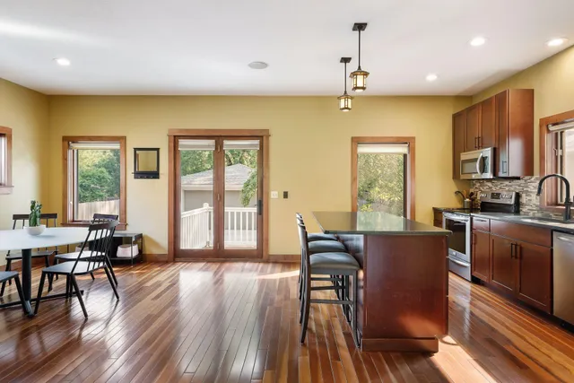 $3,750 | 2313 Cole Avenue Southeast, Minneapolis, MN 55414