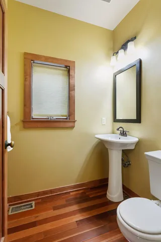 $3,750 | 2313 Cole Avenue Southeast, Minneapolis, MN 55414