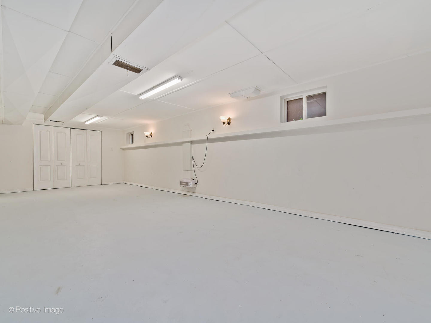 1910 Warren Street Evanston, IL 60202 - Photo 16 of 22 a view of an empty room