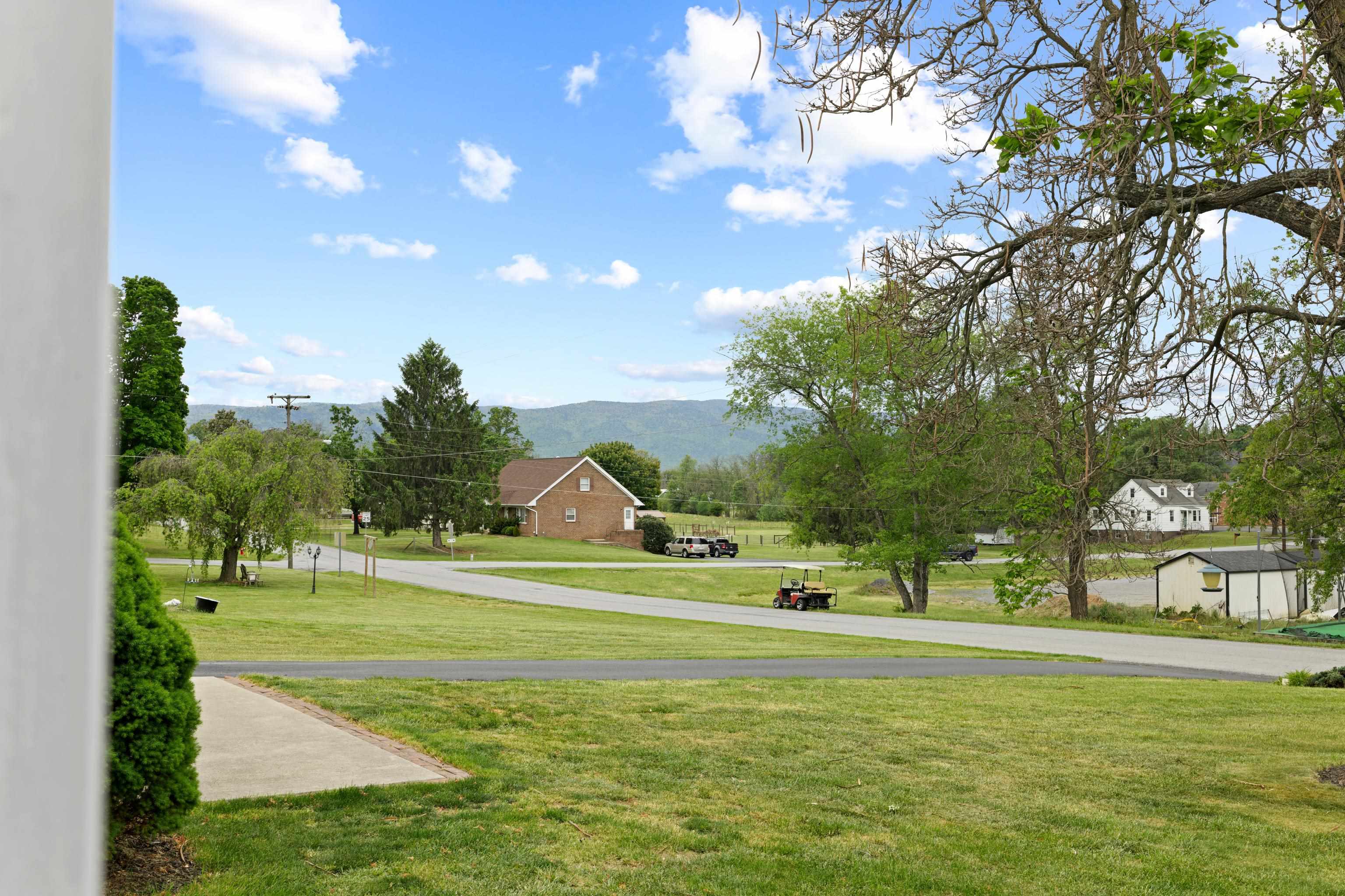 118 Stuart Avenue Stuarts Draft, VA 24477 - Photo 48 of 61 a view of a park