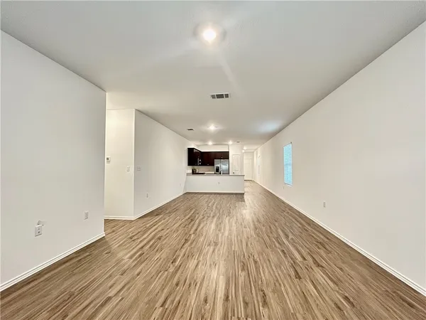 $2,000 | 14217 Lyndora Lane, Manor, TX 78653