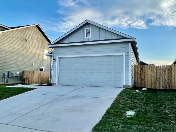 $2,000 | 14217 Lyndora Lane, Manor, TX 78653