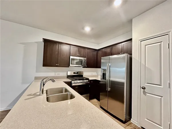 $2,000 | 14217 Lyndora Lane, Manor, TX 78653