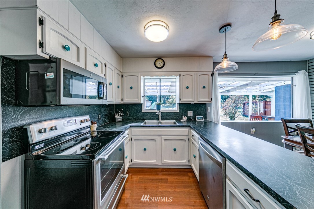 51 Pearce Road Port Angeles, WA 98362 - Photo 12 of 40 Gallery Image 12