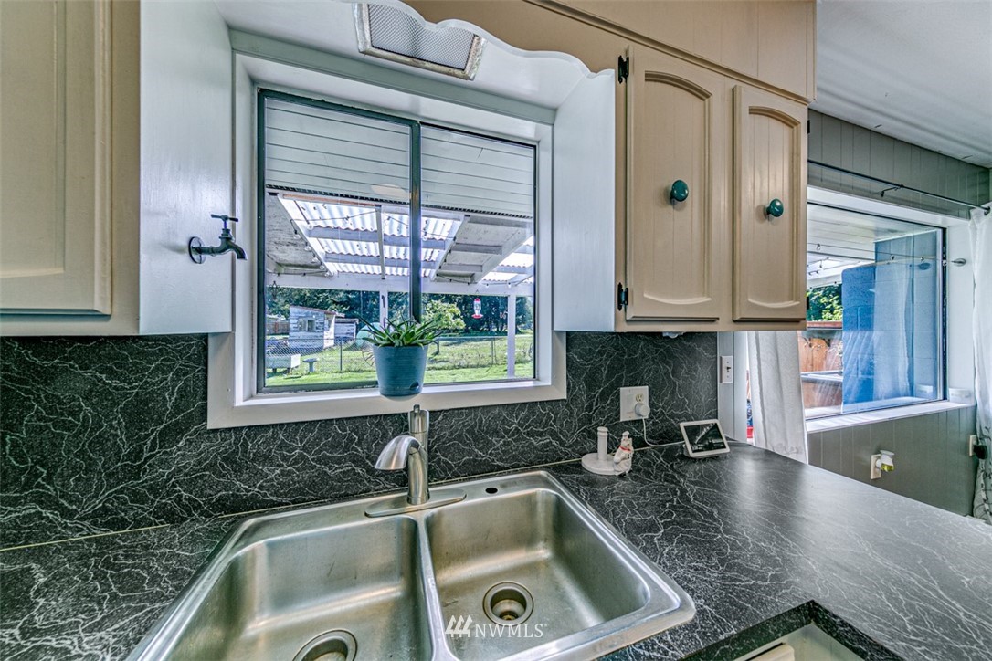 51 Pearce Road Port Angeles, WA 98362 - Photo 13 of 40 Gallery Image 13