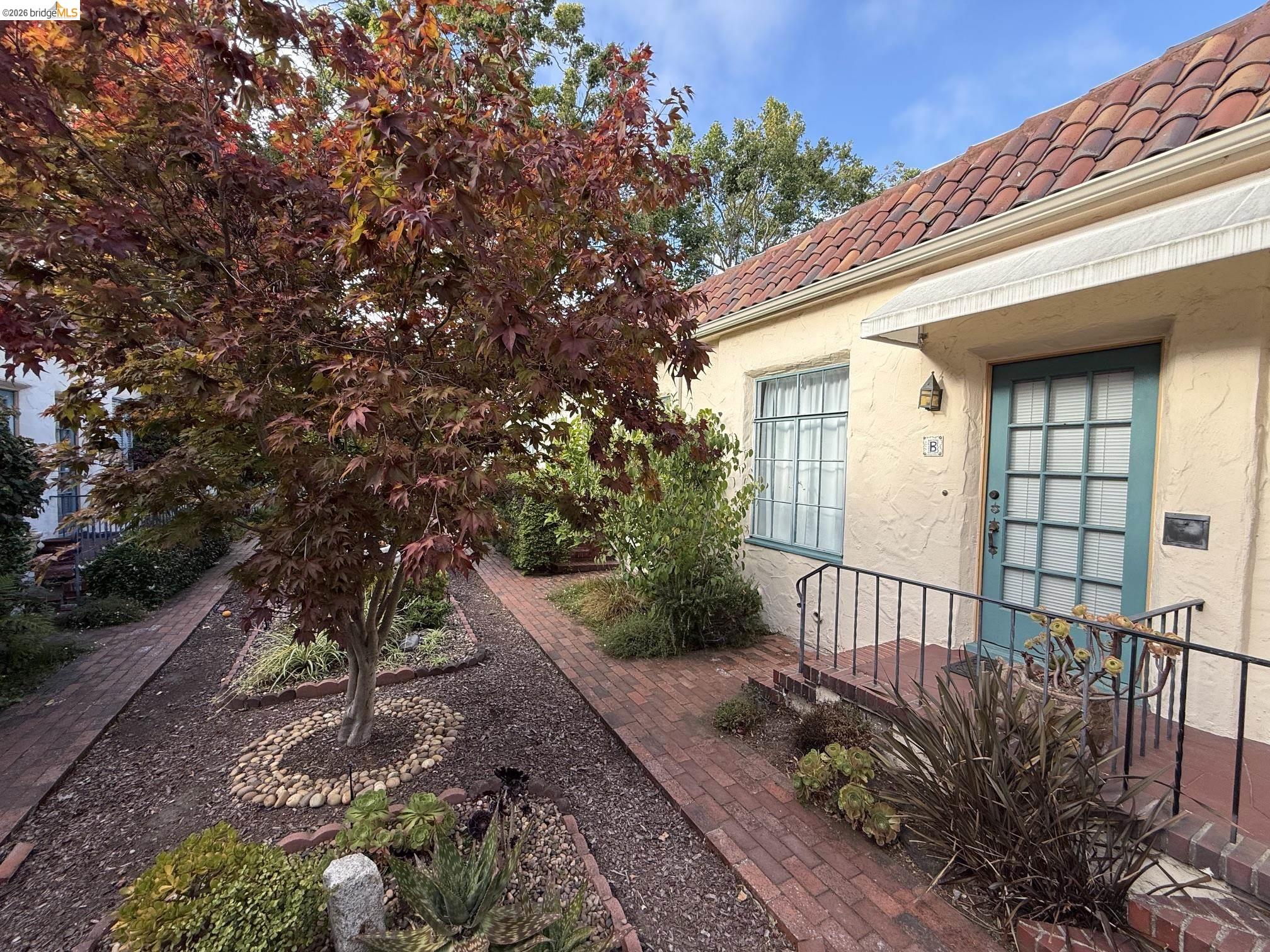 2444 Virginia Street, Unit B Berkeley, CA 94709 - Photo 3 of 39