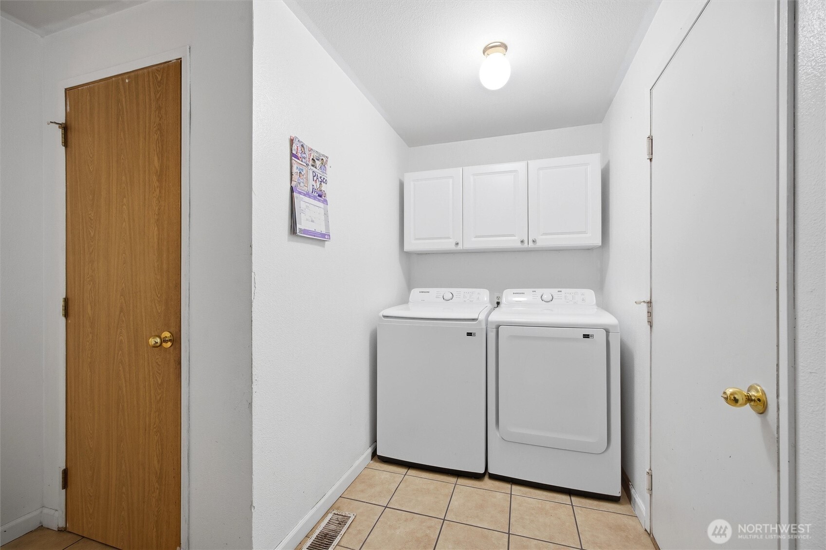 5008 Polo Lane Pasco, WA 99301 - Photo 18 of 26 a utility room with dryer and washer