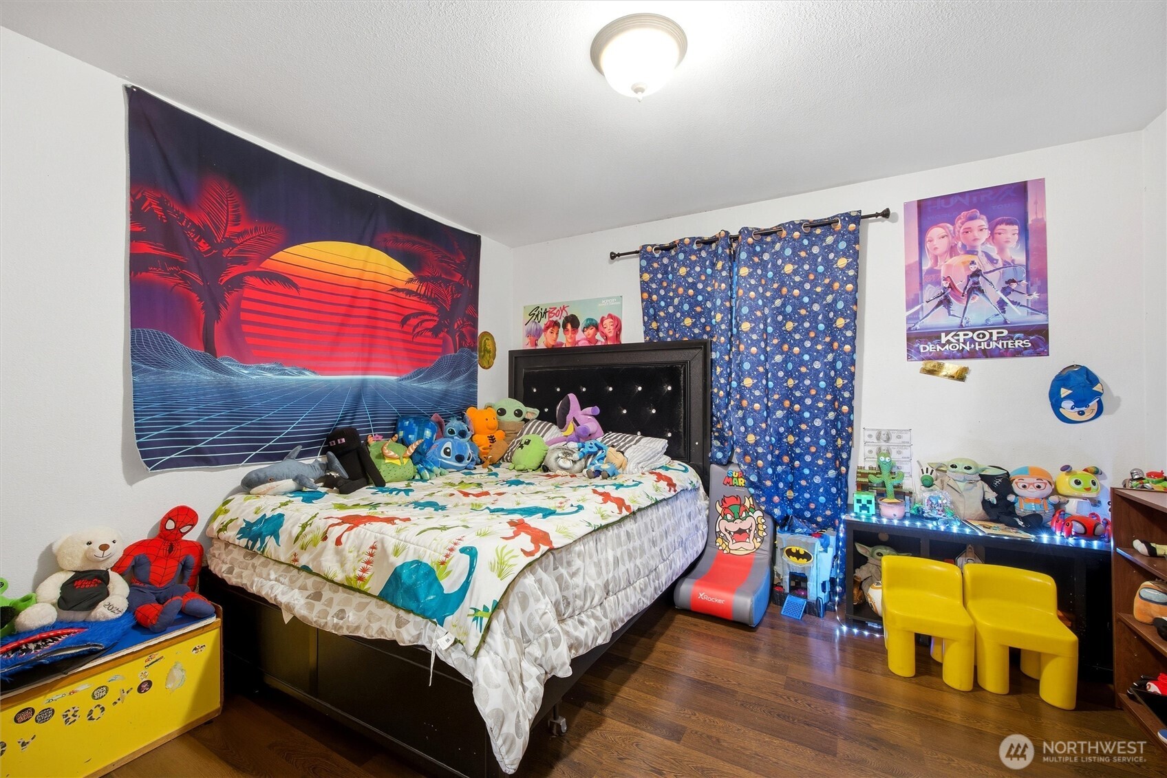 5008 Polo Lane Pasco, WA 99301 - Photo 20 of 26 a bedroom with a bed and dresser