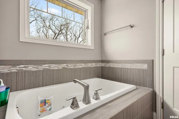 $570,000 | 346 Shaggybark Trail, Morton, IL 61550