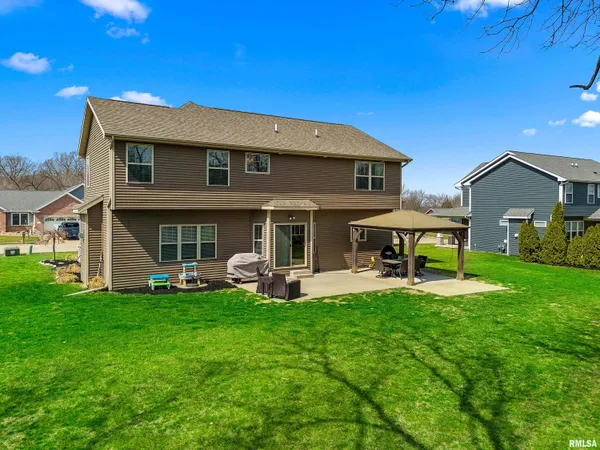 $570,000 | 346 Shaggybark Trail, Morton, IL 61550