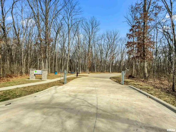 $570,000 | 346 Shaggybark Trail, Morton, IL 61550