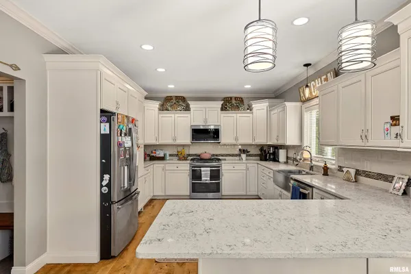 $570,000 | 346 Shaggybark Trail, Morton, IL 61550