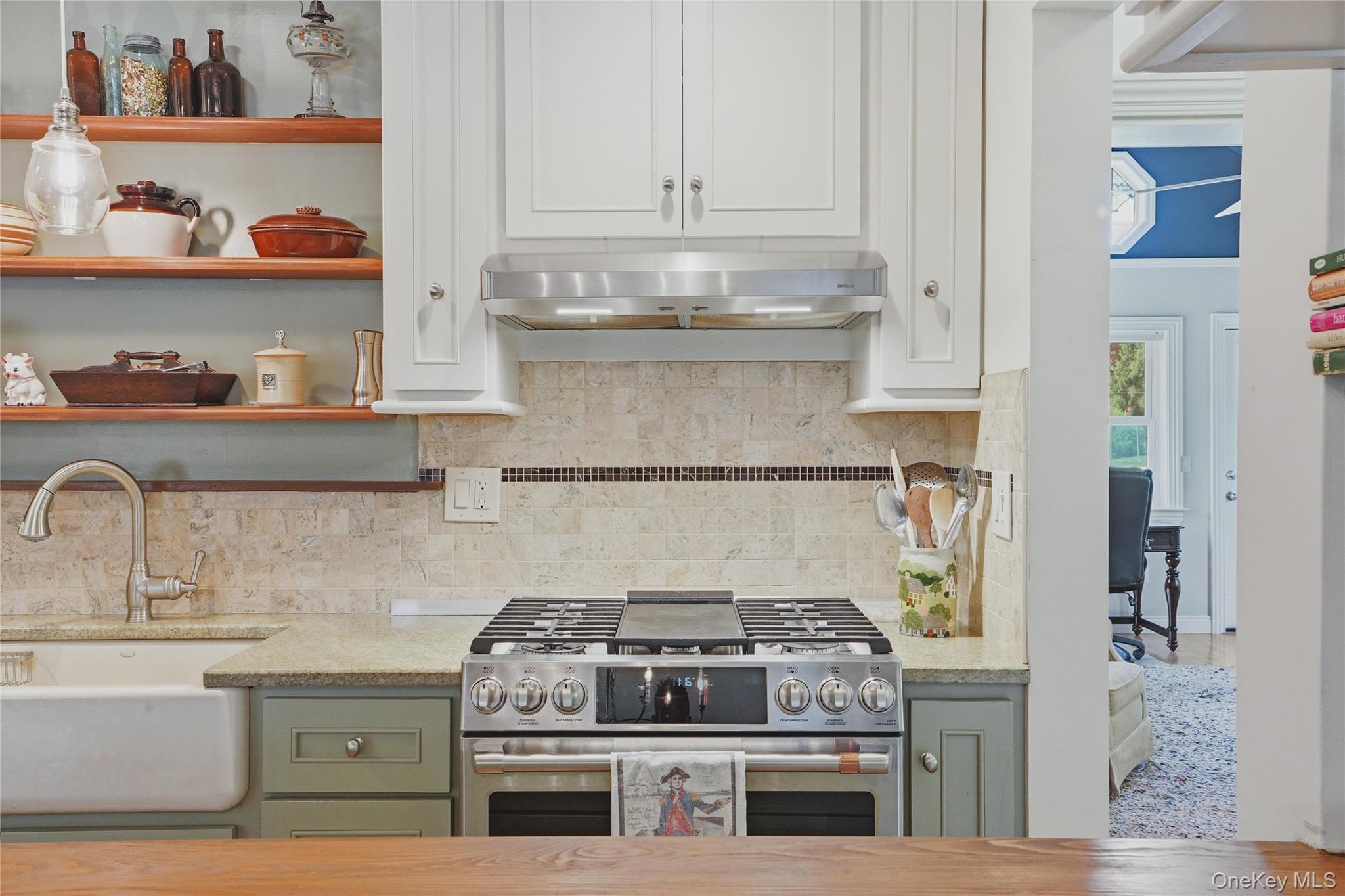 6 Willow Lane Fishkill, NY 12524 - Photo 8 of 33 a stove top oven sitting inside of a kitchen