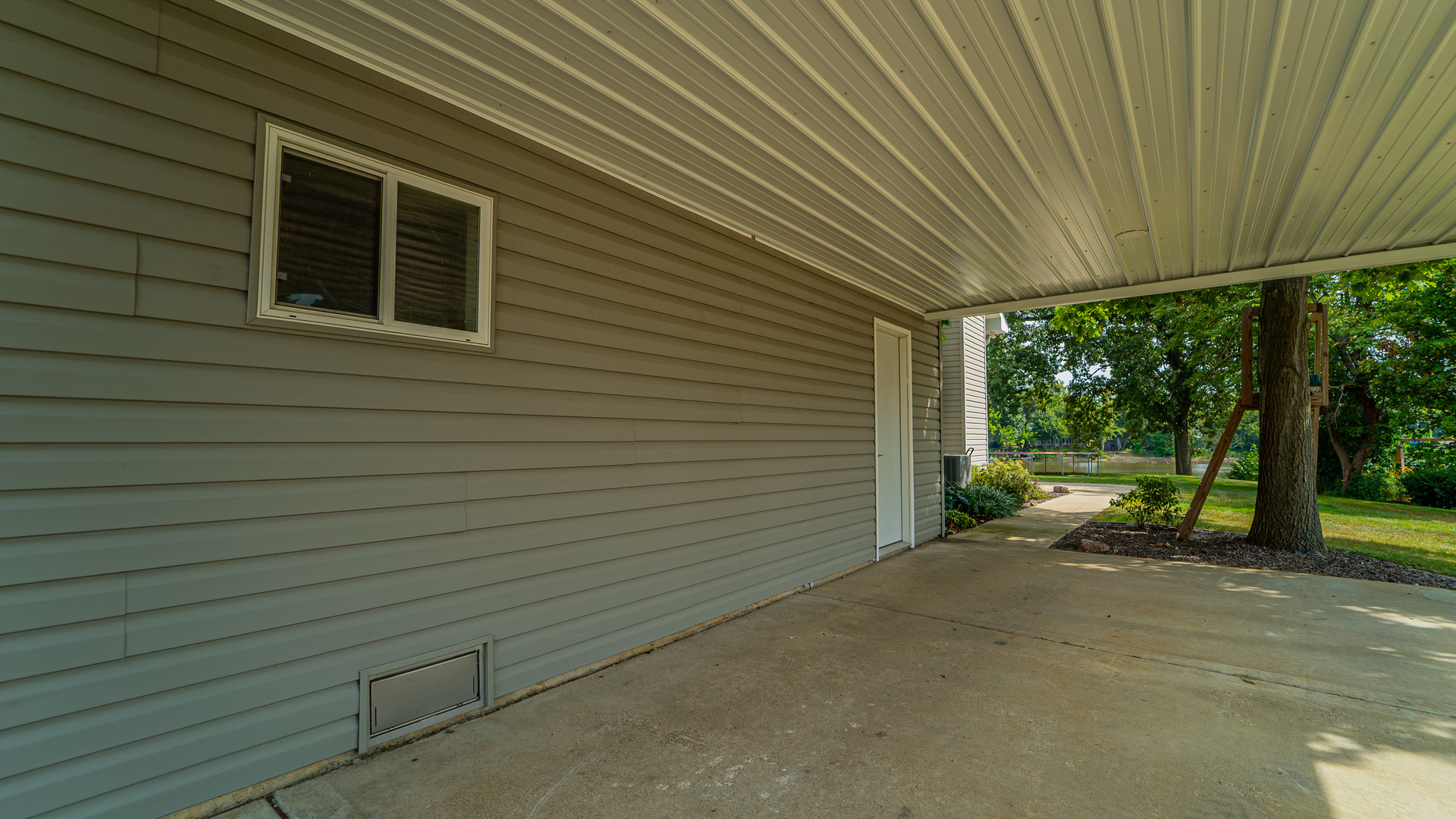 2611 2560 River Road Kankakee, IL 60901 - Photo 46 of 53 a view of a house with a porch
