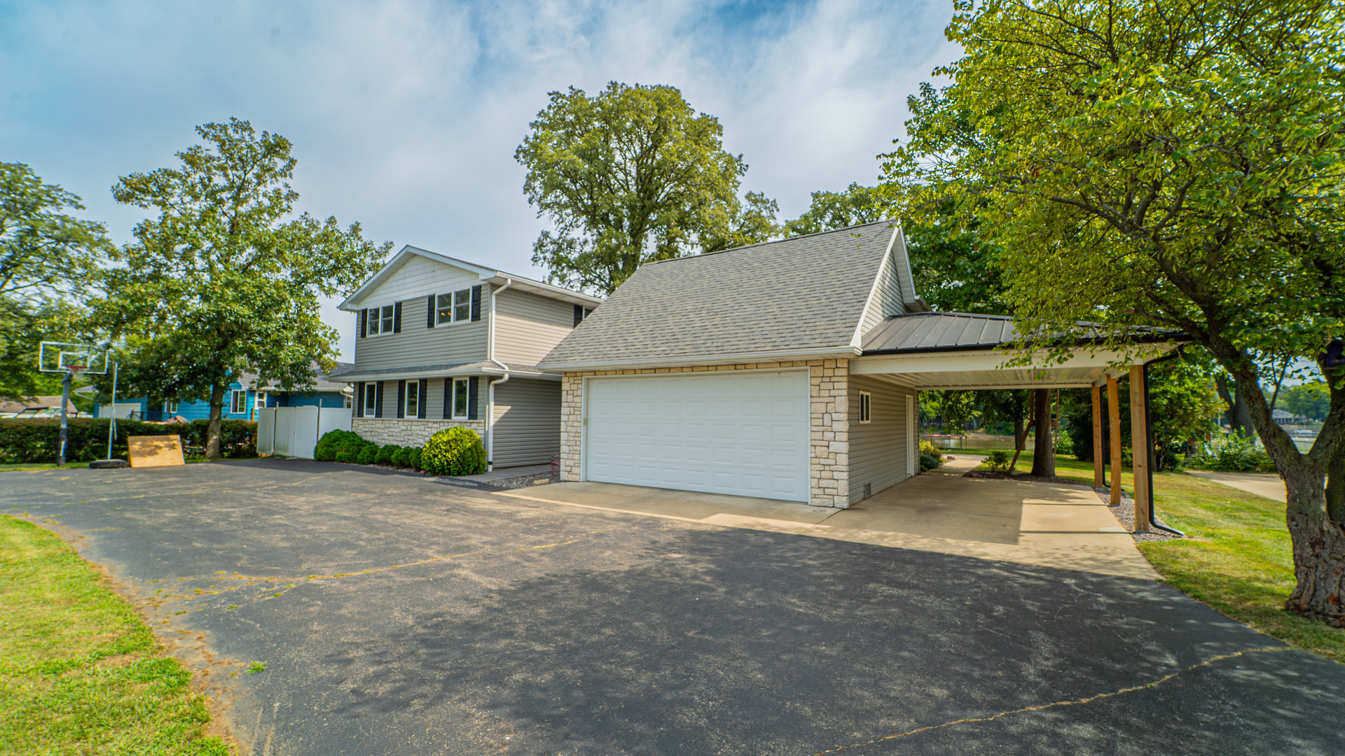 2611 2560 River Road Kankakee, IL 60901 - Photo 47 of 53 a view of a house with a outdoor space