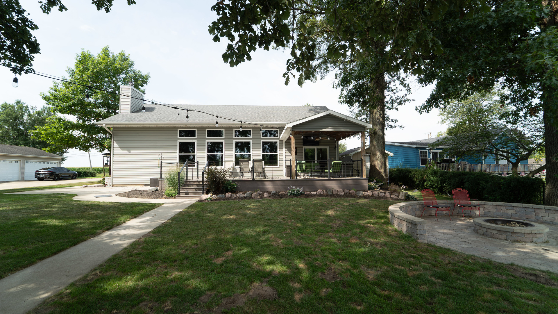 2611 2560 River Road Kankakee, IL 60901 - Photo 9 of 53 a view of a house with backyard and sitting area