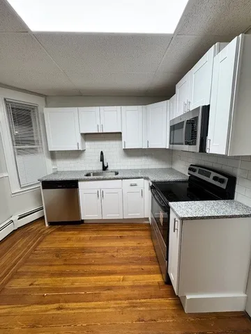 $1,600 | 438 Pawtucket Avenue, Unit 2, Pawtucket, RI 02860