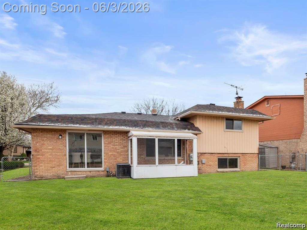 4288 Lin Drive Sterling Heights, MI 48310 - Photo 4 of 31