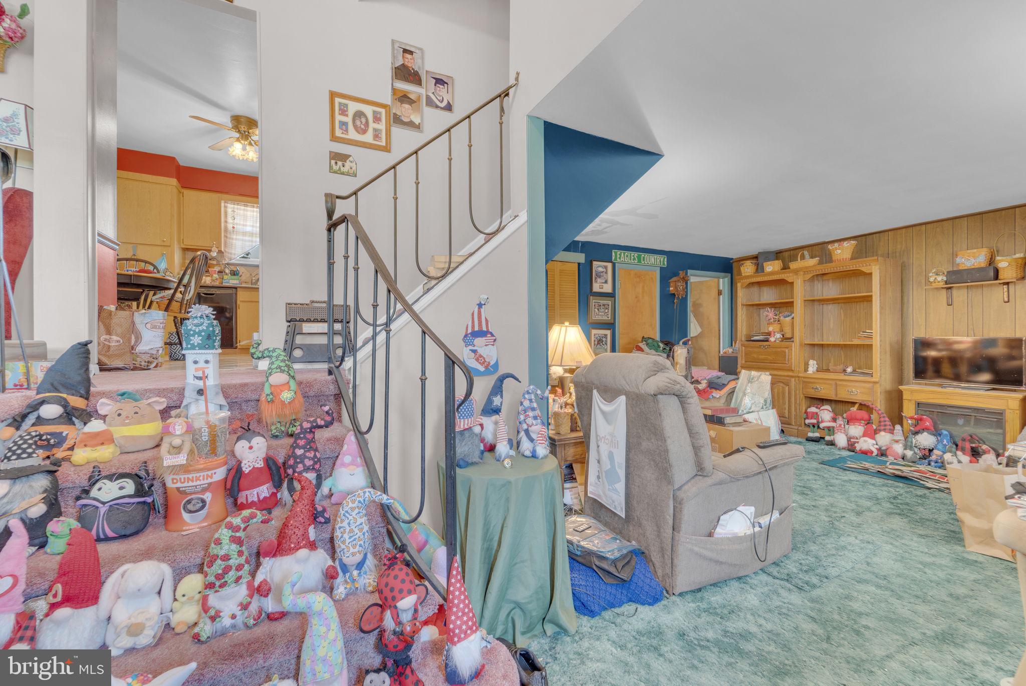 113 Lafayette Road Beverly, NJ 08010 - Photo 7 of 29 Foyer