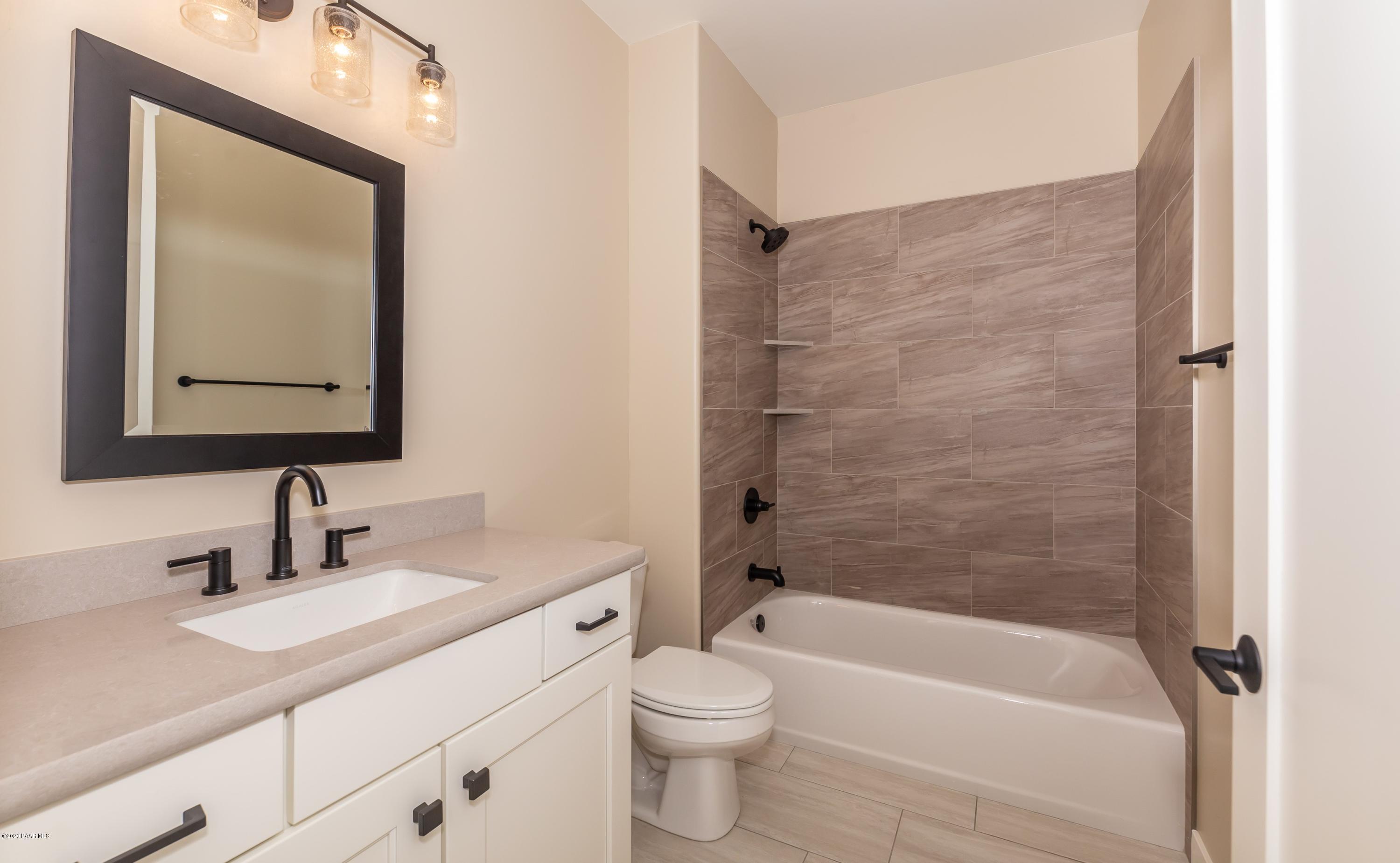 957 Norris Road Prescott, AZ 86305 - Photo 21 of 28 Guest Bathroom