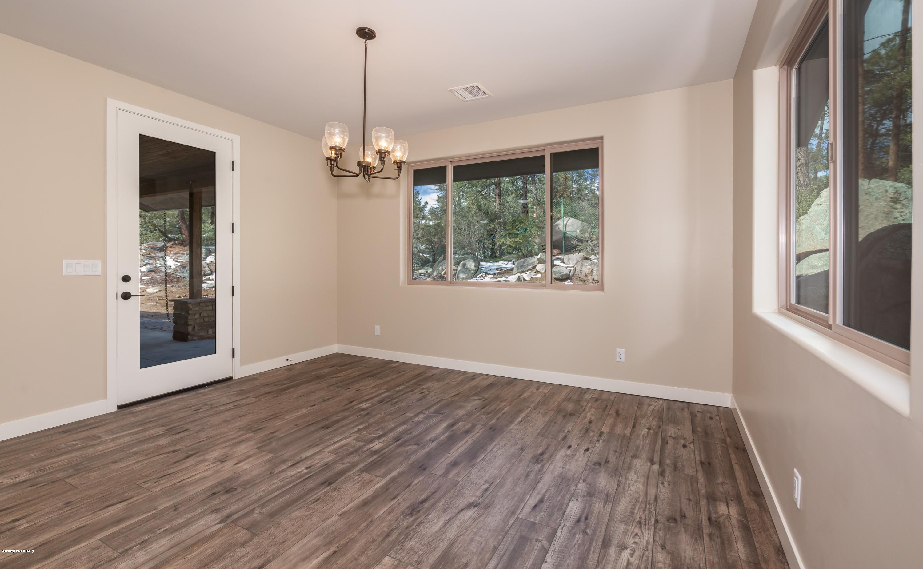 957 Norris Road Prescott, AZ 86305 - Photo 9 of 28 Dining Area