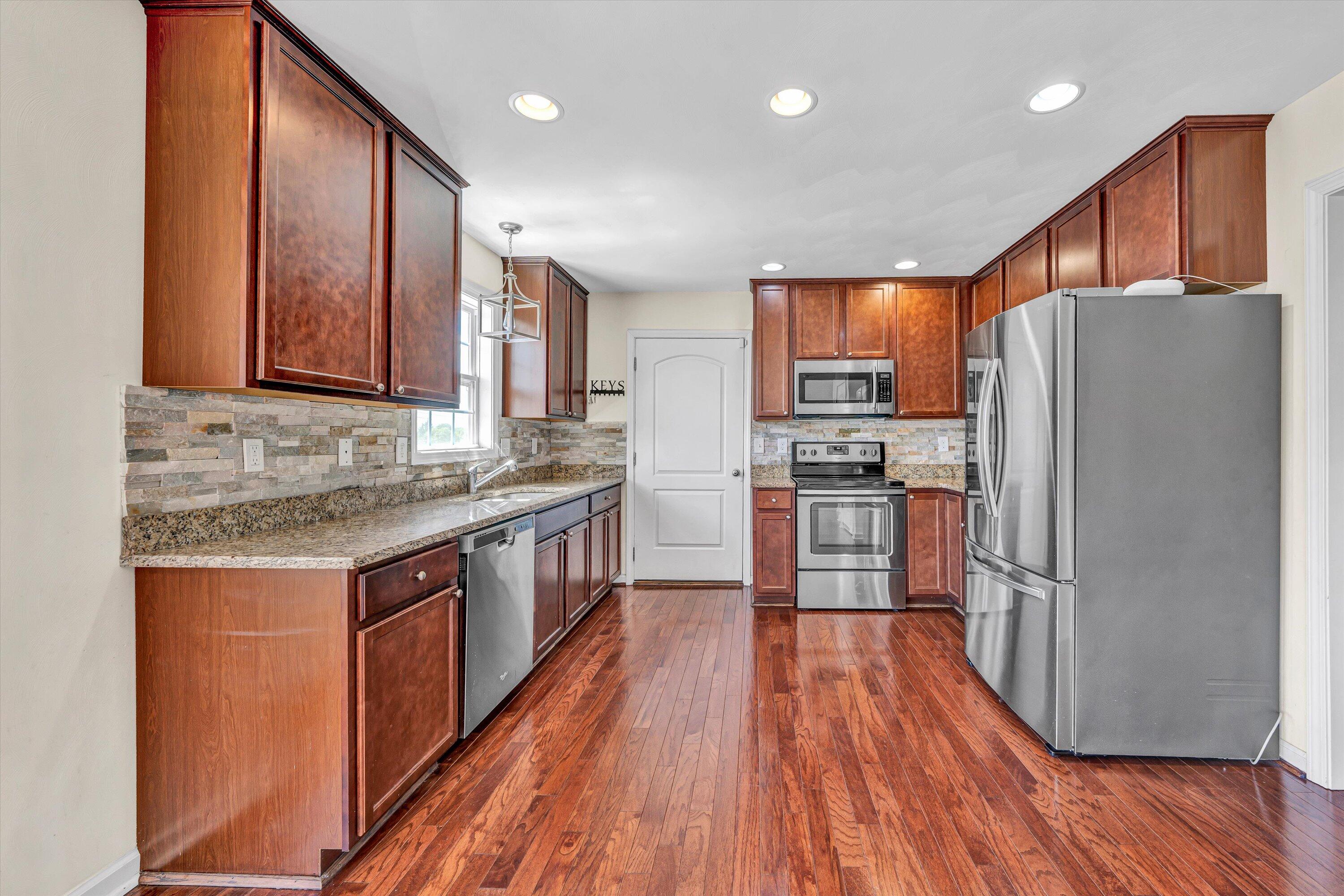1263 North Mill Road Salem, VA 24153 - Photo 12 of 45 10-DSC00256