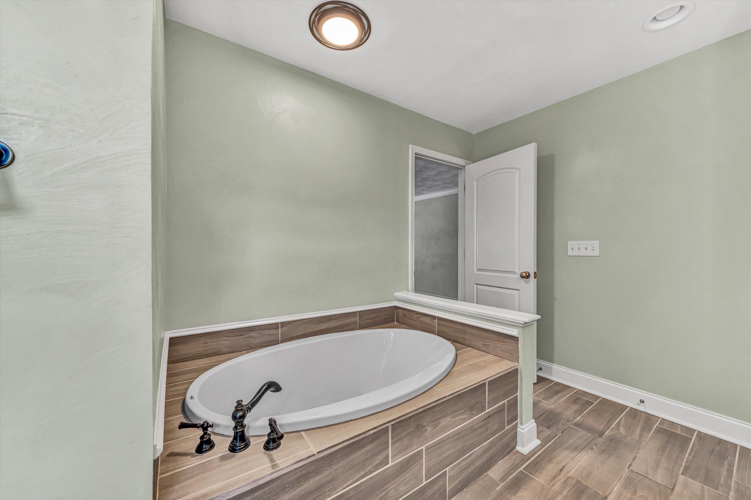 1263 North Mill Road Salem, VA 24153 - Photo 24 of 45 21-DSC00292