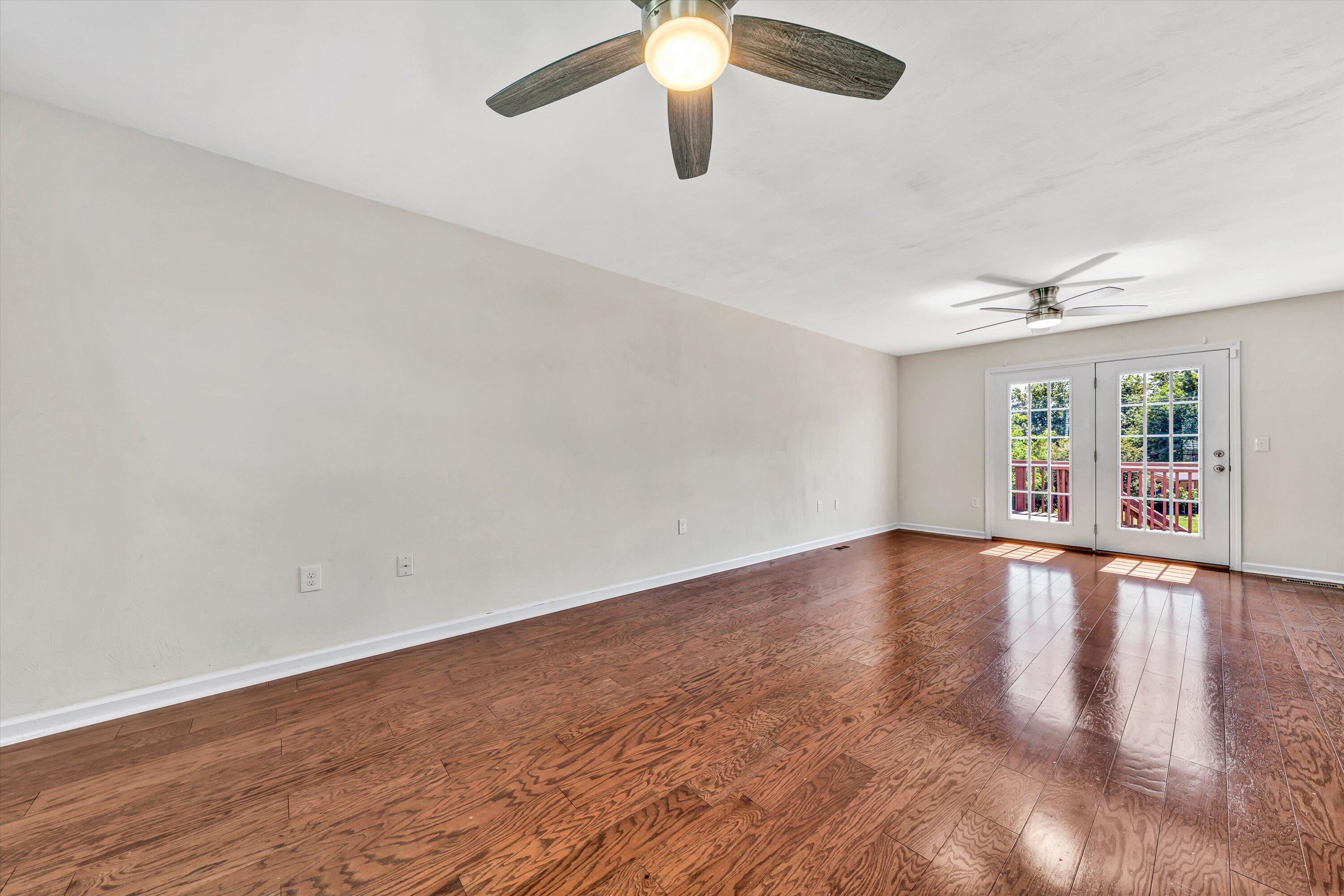 1263 North Mill Road Salem, VA 24153 - Photo 6 of 45 06-DSC00244