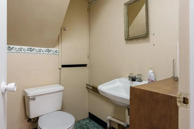 $259,900 | 1503 St Lawrence Avenue, Beloit, WI 53511