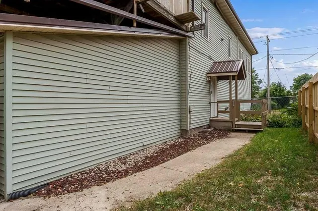 $259,900 | 1503 St Lawrence Avenue, Beloit, WI 53511