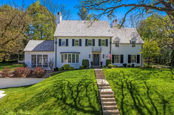 $1,195,000 | 323 South Garfield Avenue, Janesville, WI 53545