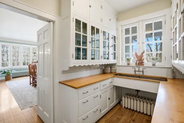 $1,195,000 | 323 South Garfield Avenue, Janesville, WI 53545