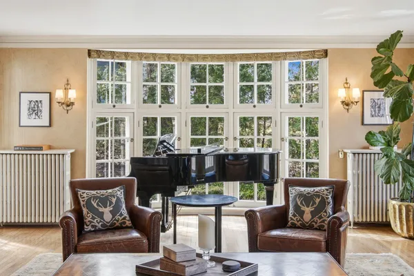 $1,195,000 | 323 South Garfield Avenue, Janesville, WI 53545