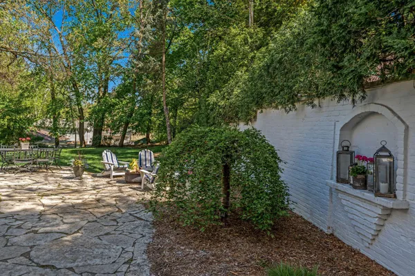 $1,195,000 | 323 South Garfield Avenue, Janesville, WI 53545