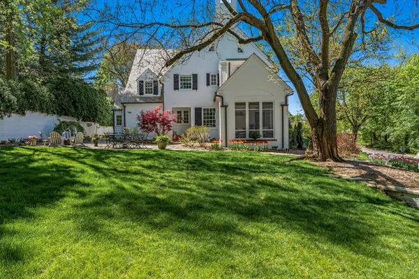 $1,195,000 | 323 South Garfield Avenue, Janesville, WI 53545
