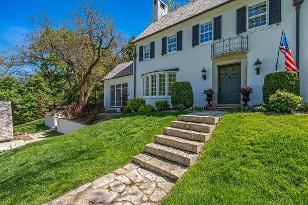 $1,195,000 | 323 South Garfield Avenue, Janesville, WI 53545
