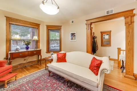 $725,000 | 5148 North Ashland Avenue, Unit 1, Chicago, IL 60640