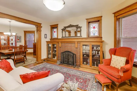 $725,000 | 5148 North Ashland Avenue, Unit 1, Chicago, IL 60640