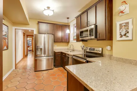 $725,000 | 5148 North Ashland Avenue, Unit 1, Chicago, IL 60640