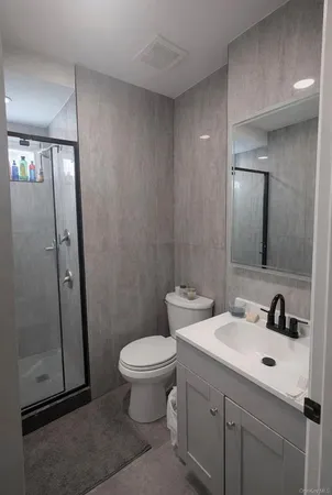 $3,300 | 49 Gladys Street, Lindenhurst, NY 11757