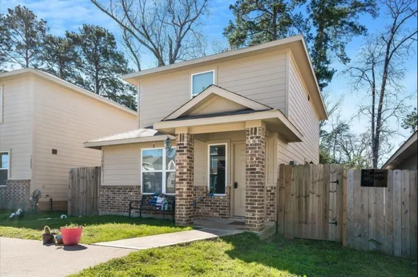 $1,350 | 16693 East Hammon, Montgomery, TX 77316