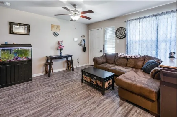 $1,350 | 16693 East Hammon, Montgomery, TX 77316